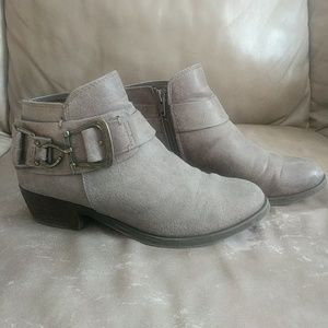 Size 6 light brown suede like booties